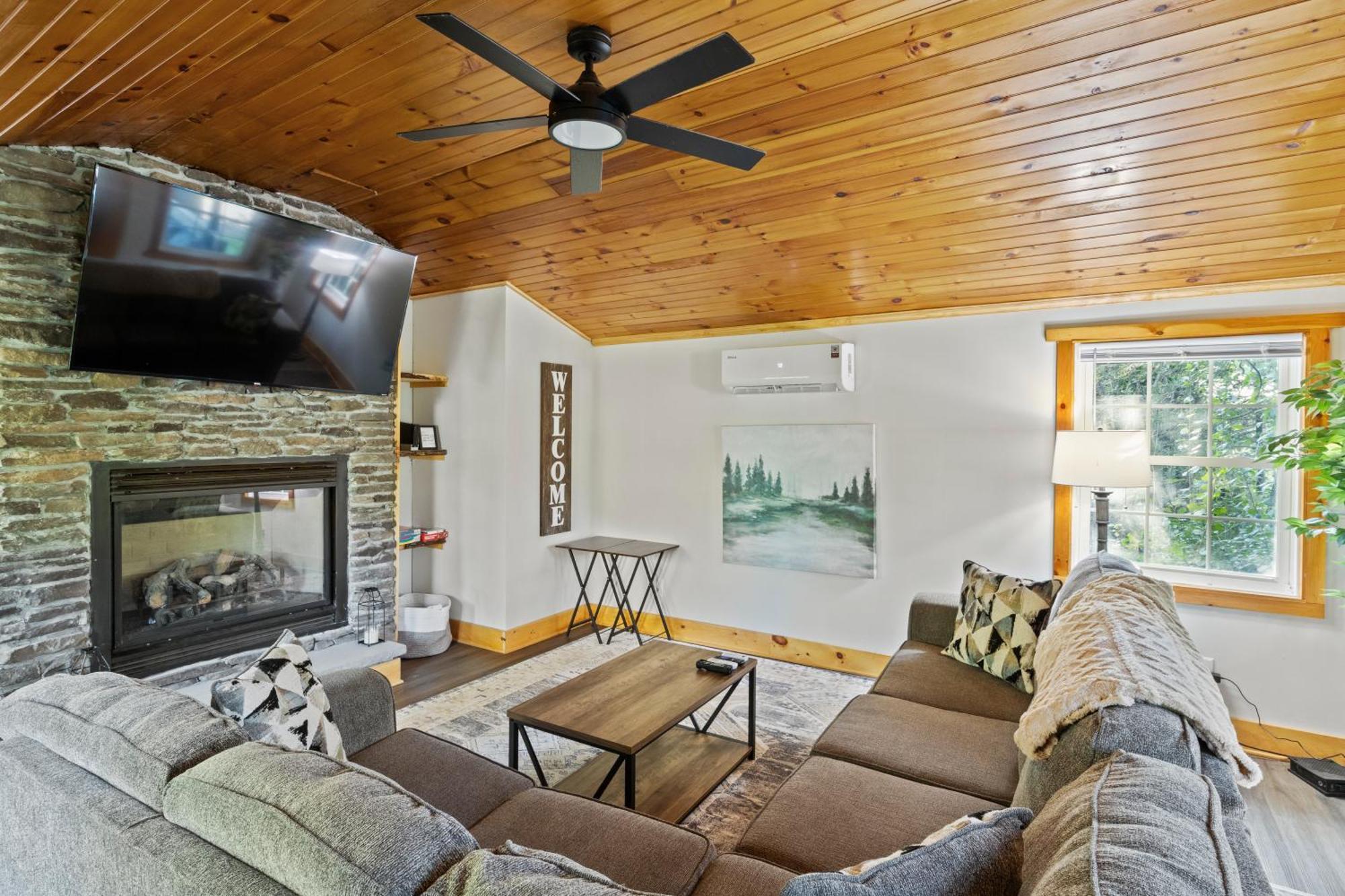 Cozy Home W/ King Bed & Lake Access キャナンデーグア エクステリア 写真